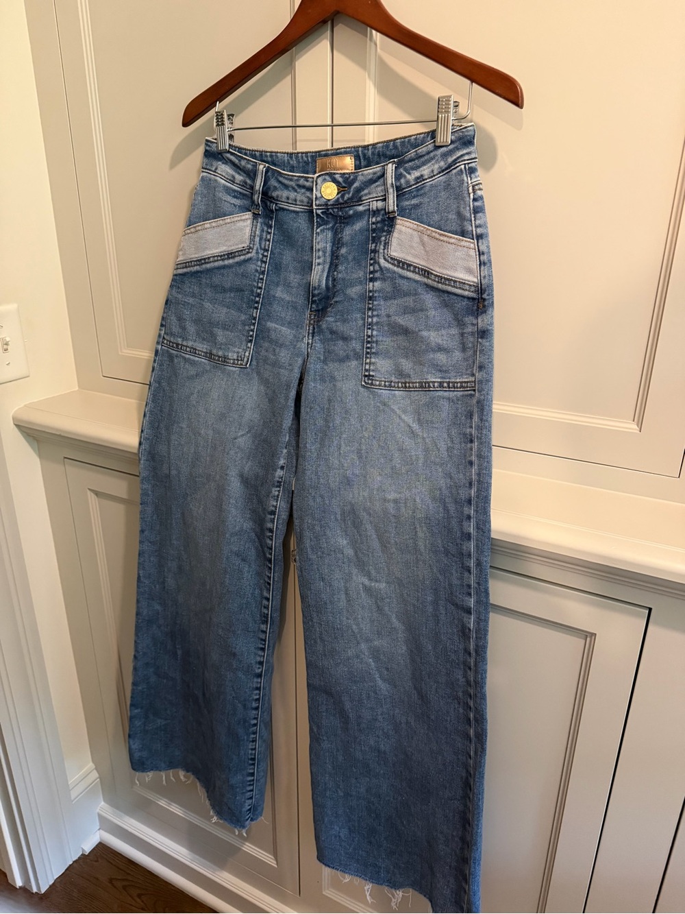 Kut from the Kloth Maya Wide-Leg Jean